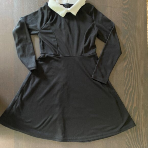 Girls Besser Boy Wednesday Costume Dress - Size 140/US 10 - Picture 2 of 4